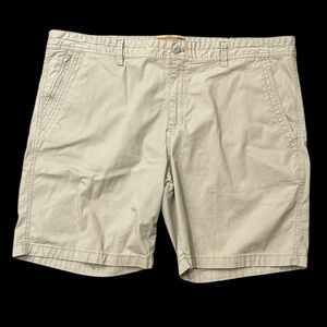 Clearwater Outfitters sz 42 khaki stretch shorts with front and back pockets